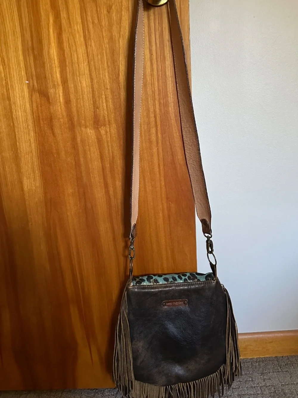 Keep It Gypsy crossbody bag - Picture 2 of 3
